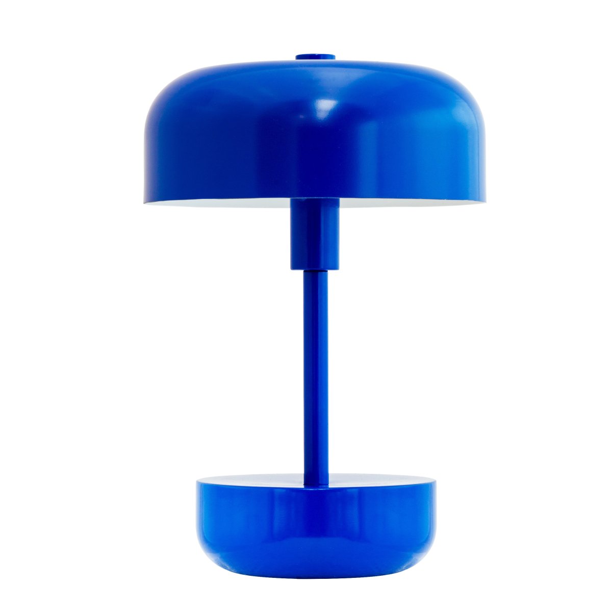 Haipot 25cm Bleu portable De Dyberg Larsen - La conception ouverte de l'abat-jour assure une belle réflexion de la lumière qui met en valeur la couleur de la base, et lorsque l'obscurité tombe, la lampe crée un jeu de lumière atmosphérique.