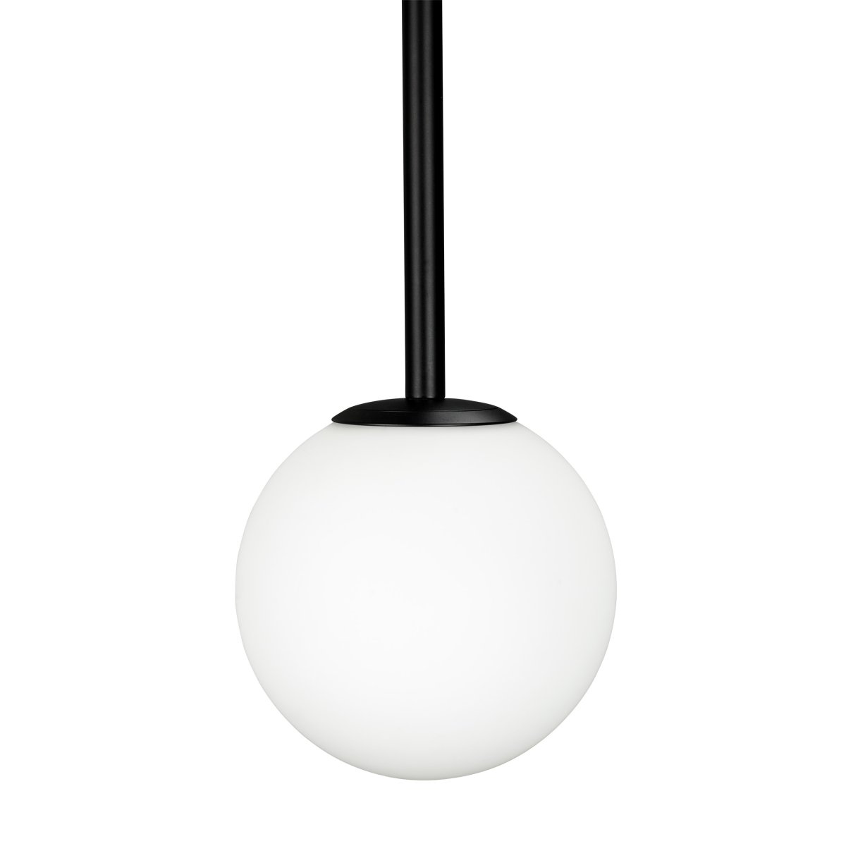 Otello Ø15 Opale suspension De Dyberg Larsen - La lampe peut être utilisée individuellement ou en groupe dans de nombreuses pièces, créant une atmosphère élégante et moderne.