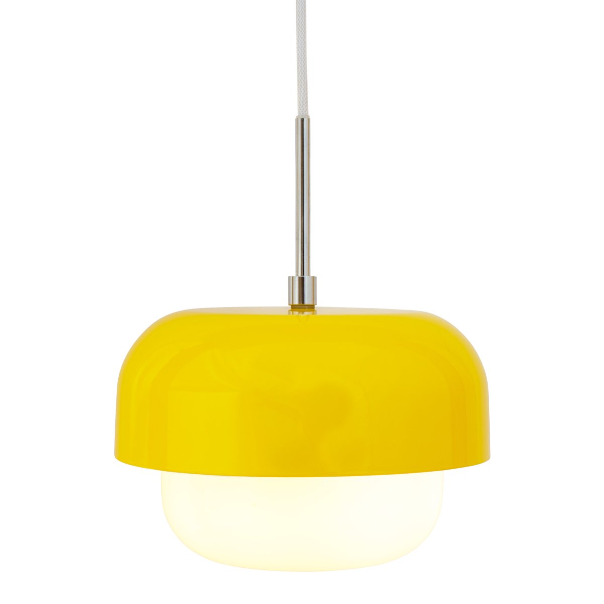 Haipot Ø23 Jaune suspension De Dyberg Larsen - Peu importe où vous le placez, il diffuse une lumière chaude et agréable.