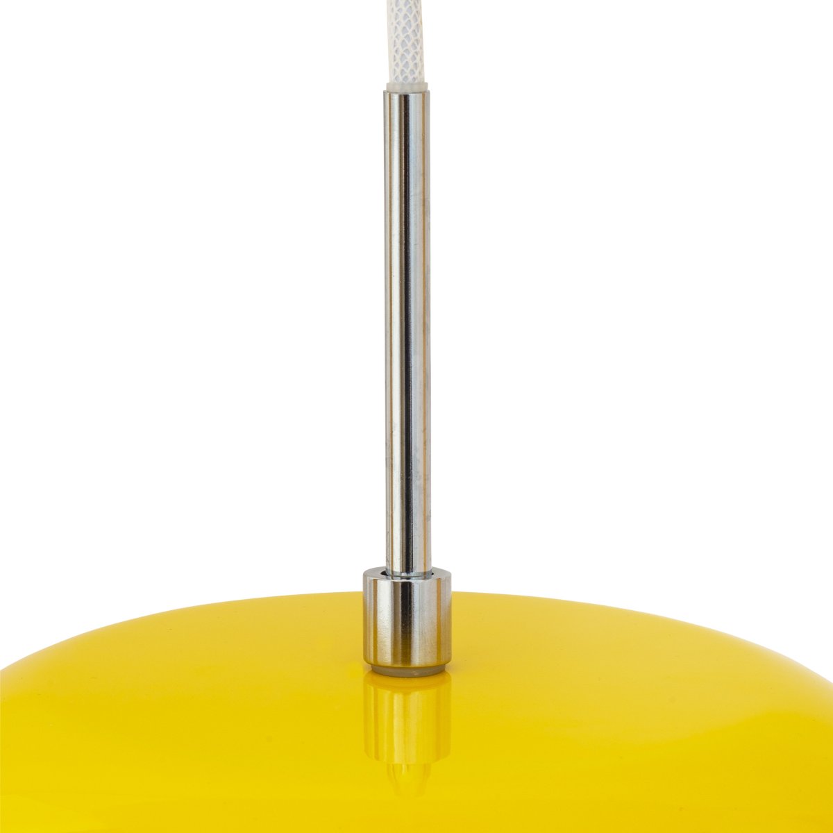 Haipot Ø23 Jaune suspension De Dyberg Larsen - Peu importe où vous le placez, il diffuse une lumière chaude et agréable.