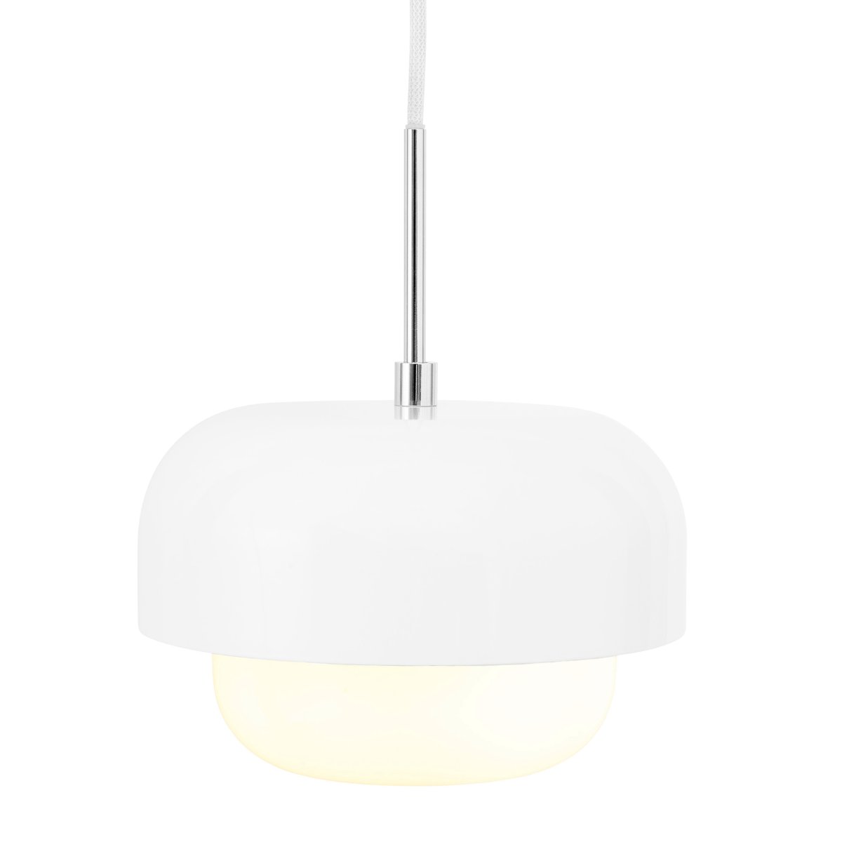 Haipot Ø23 Blanc suspension De Dyberg Larsen - Peu importe où vous le placez, il diffuse une lumière chaude et agréable.