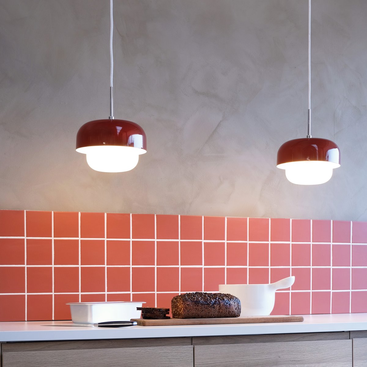 Haipot Ø23 Rouge foncé suspension De Dyberg Larsen - Peu importe où vous le placez, il diffuse une lumière chaude et agréable.