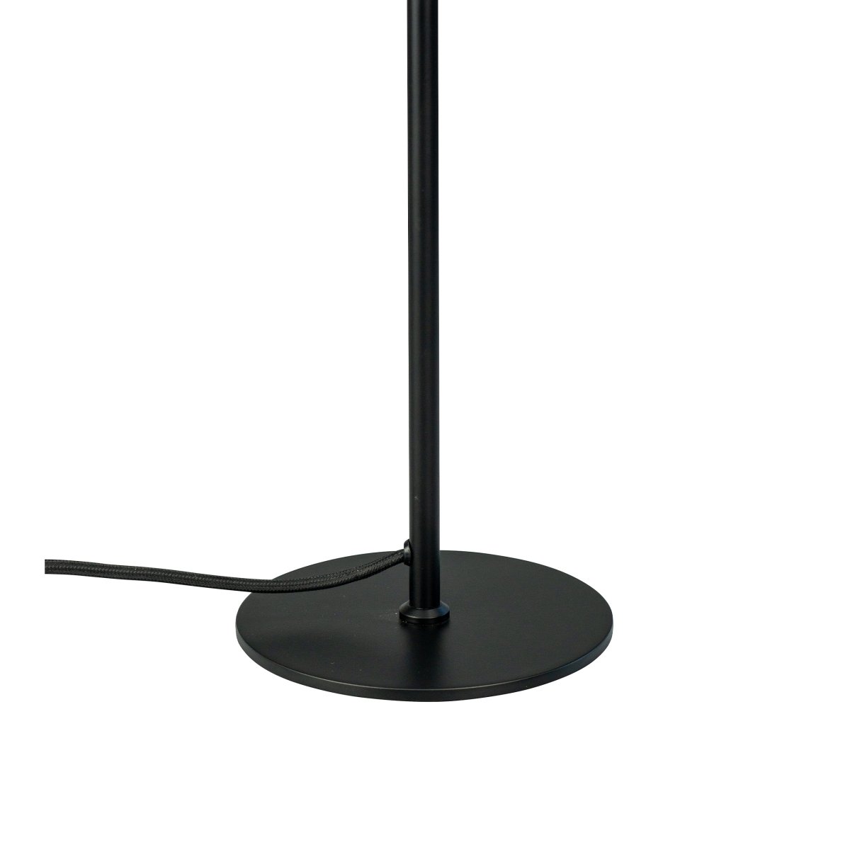 DL39 52cm Opale lampe de table De Dyberg Larsen - La lampe de table DL39 est une lampe harmonieuse et simple inspirée des lignes classiques et du décor minimaliste.