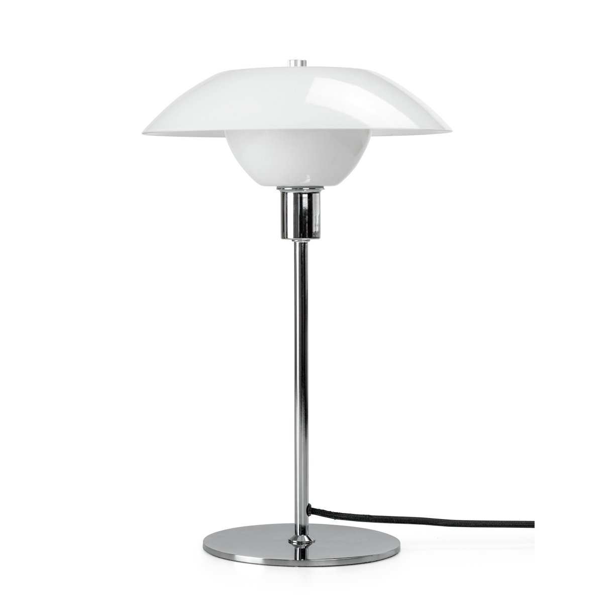 Bergen 38cm Opale lampe de table De Dyberg Larsen - Livré avec un câble textile noir de 1,6 m de long et un interrupteur d'alimentation.