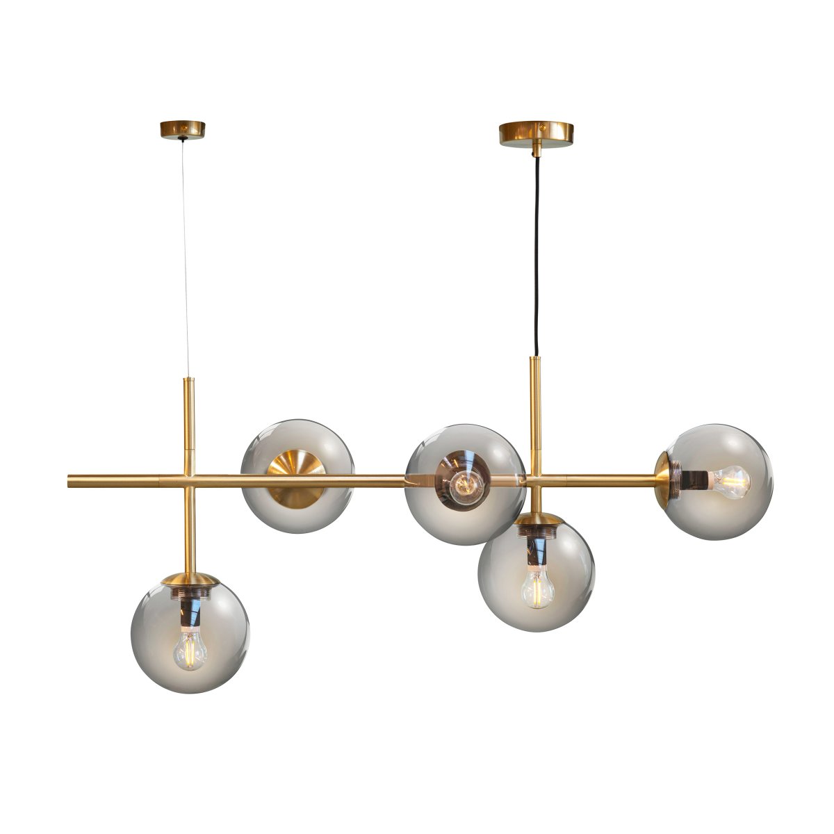 Como 93cm Laiton suspension De Dyberg Larsen - Les beaux détails confèrent à la lampe un caractère unique, la différence de matériau en laiton entre la suspension et la dernière partie de la lampe marquant la transition de la suspension à la lampe.