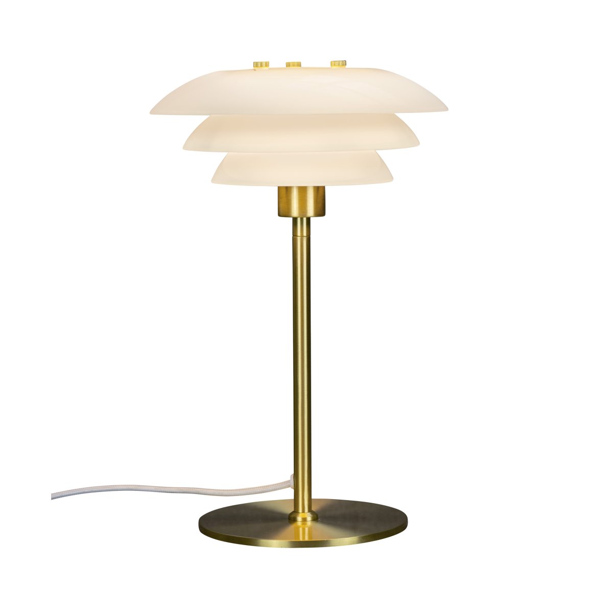 DL20 30cm Laiton lampe de table De Dyberg Larsen - La lampe de table DL20 en verre opale et laiton pr&eacute;sente un design exclusif et luxueux qui est non seulement beau mais fournit &eacute;galement un &eacute;clairage agr&eacute;able &agrave; la pi&egrave;ce et cr&eacute;e l'atmosph&egrave;re parfaite pour toutes les occasions.