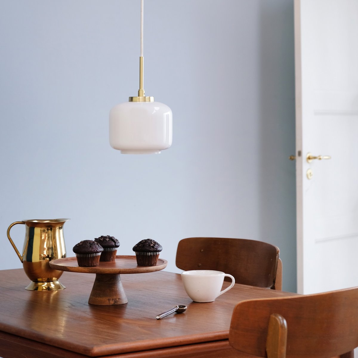 Arp Ø15 Laiton suspension De Dyberg Larsen - Parfait pour accrocher au-dessus de la table &agrave; manger, dans le salon ou la chambre pour cr&eacute;er la bonne ambiance.