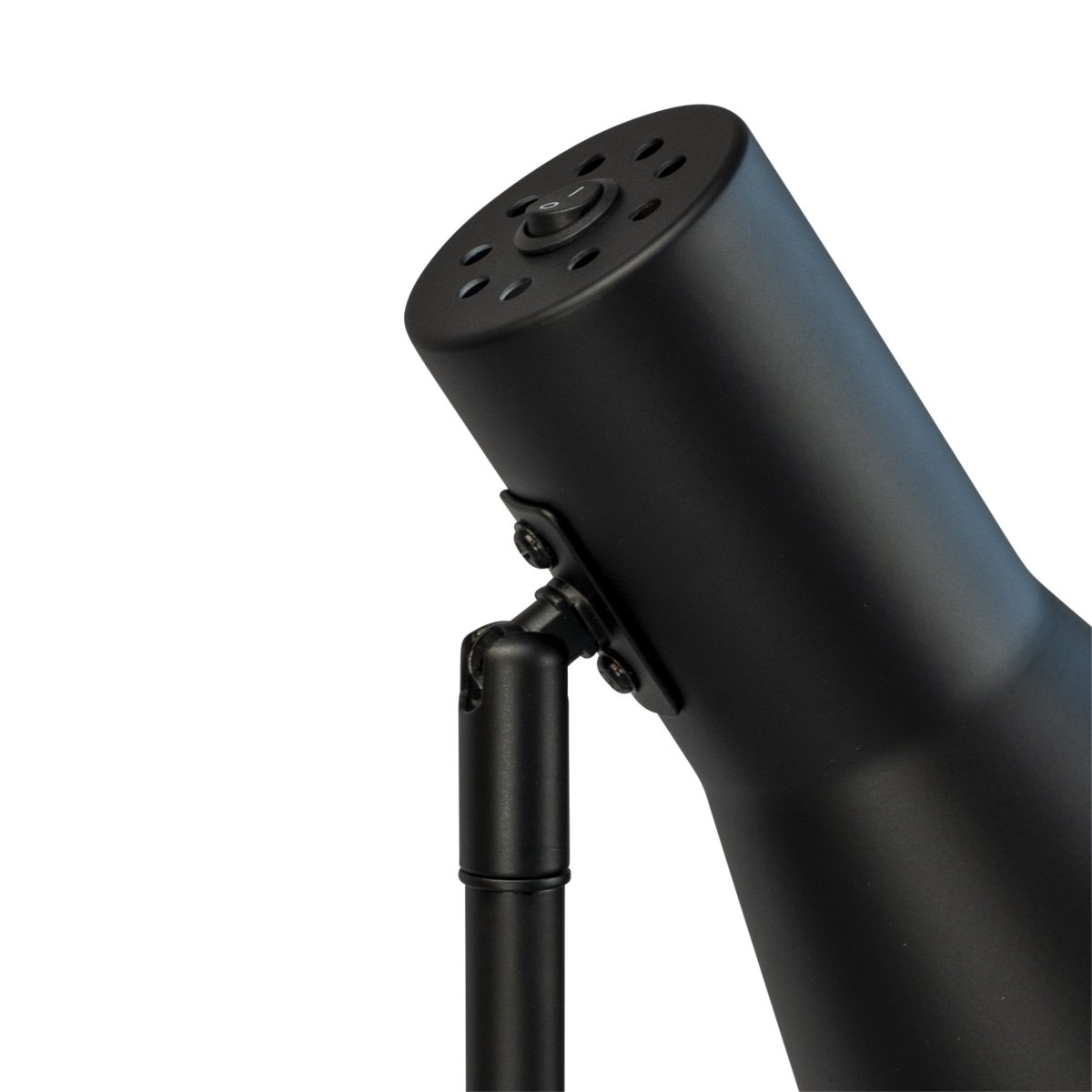 DL12 Noir lampadaire De Dyberg Larsen - Cette lampe allie un design classique &agrave; un &eacute;clairage fonctionnel, parfaite comme lampe de lecture dans le salon, pour l'&eacute;clairage de la chambre ou pour &eacute;clairer les coins sombres.