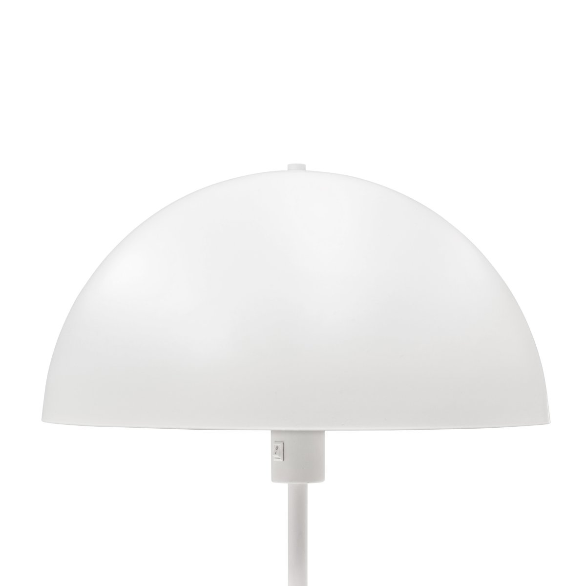 Stockholm Blanc lampadaire De Dyberg Larsen - Le lampadaire blanc de la s&eacute;rie Stockholm d'une hauteur de 140 cm est id&eacute;al pour &eacute;clairer le salon, la chambre, le bureau et bien d'autres pi&egrave;ces.