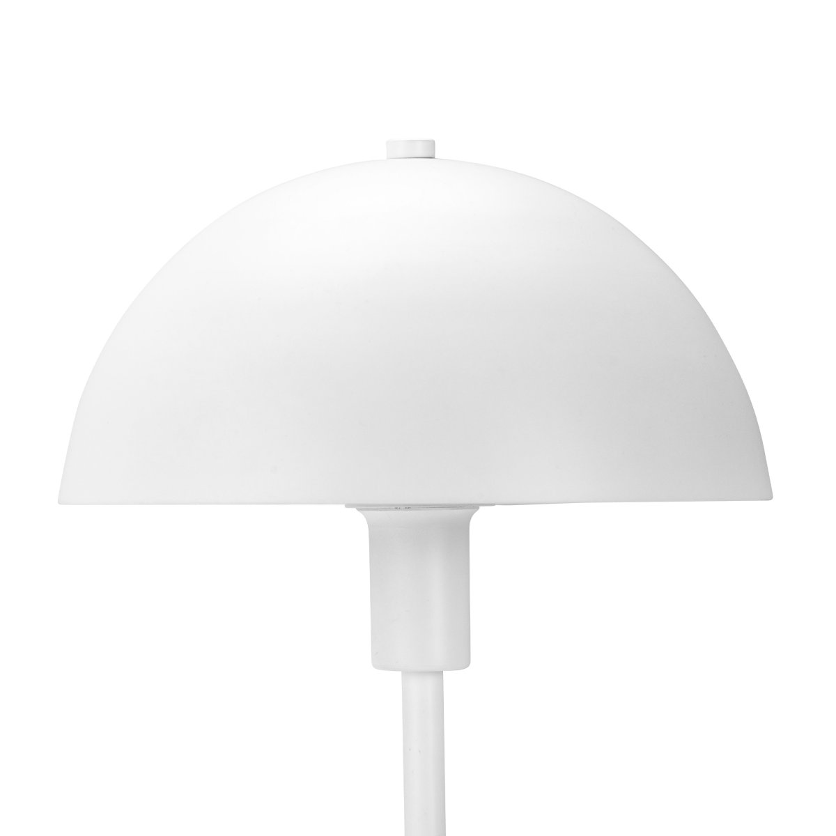 Stockholm 40cm Blanc lampe de table De Dyberg Larsen - La petite lampe de table blanche de la série Stockholm d'une hauteur de 38 cm est idéale comme source de lumière sur la bibliothèque, sur une étagère étroite, le rebord de la fenêtre, la table de chevet et bien d'autres endroits.