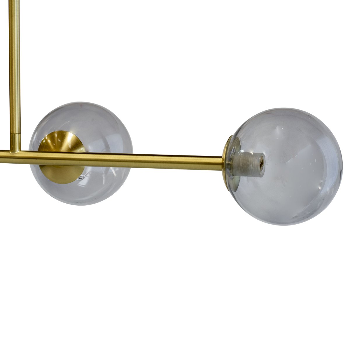 Clark 90cm Laiton suspension De Dyberg Larsen - Avec sa combinaison unique de verre fum&eacute; et de finition en laiton, cette lampe ajoute une touche sophistiqu&eacute;e et moderne &agrave; votre pi&egrave;ce.