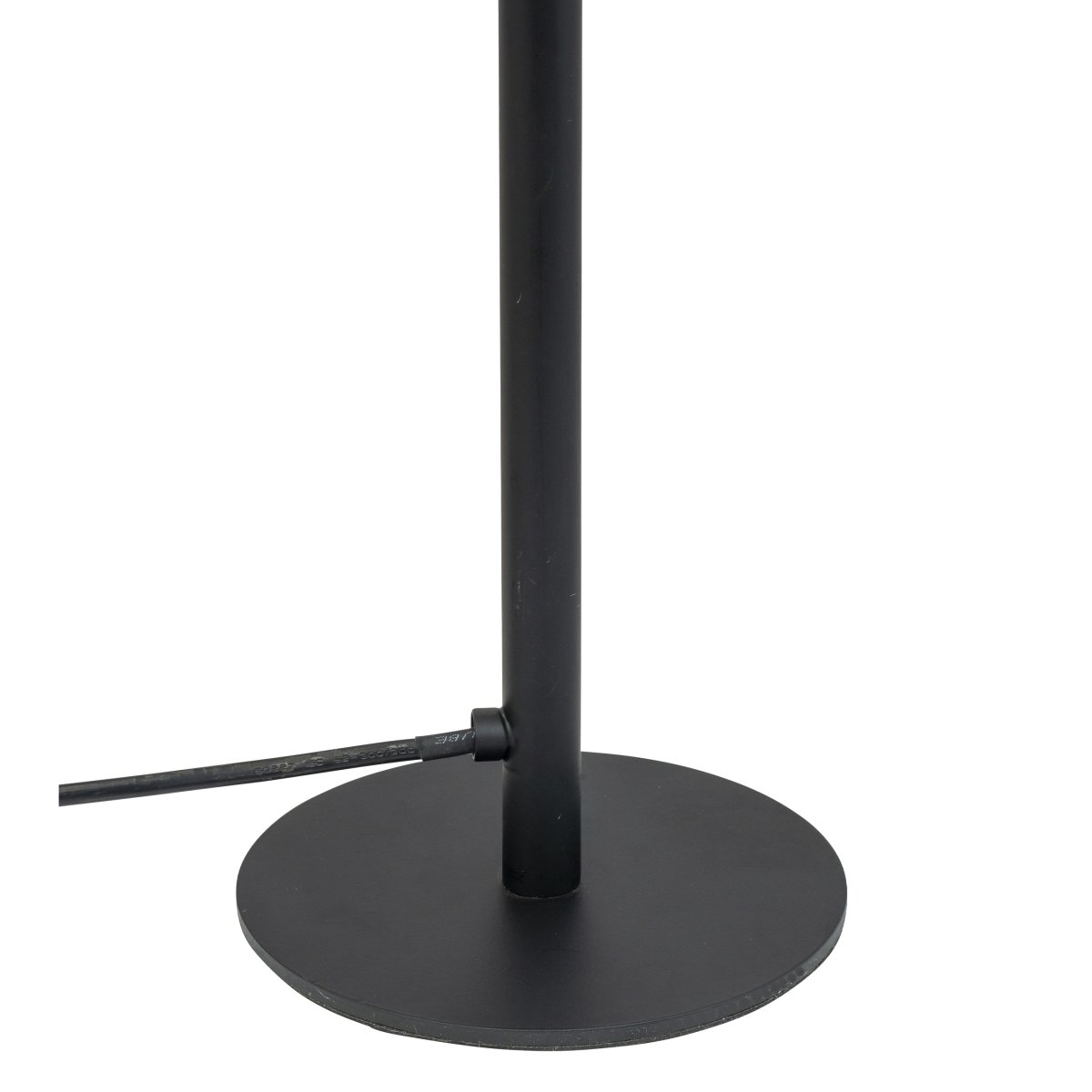 Carlo 48cm Noir lampe de bureau De Dyberg Larsen - La lampe de table Carlo est une lampe LED au design minimaliste et élégant.