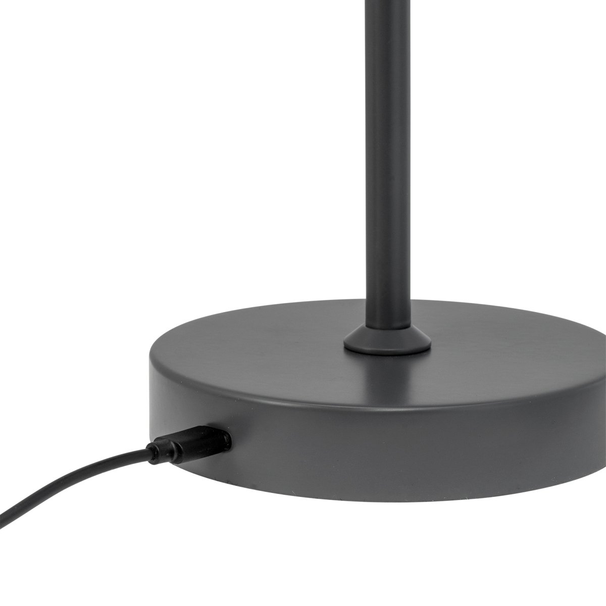 Stockholm 30cm Gris portable De Dyberg Larsen - Lampe de table Stockholm grise &ndash; Une lampe rechargeable avec 3 niveaux de luminosit&eacute; (100 %, 50 % et 25 %) qui offre un &eacute;clairage flexible &agrave; l'int&eacute;rieur comme &agrave; l'ext&eacute;rieur.