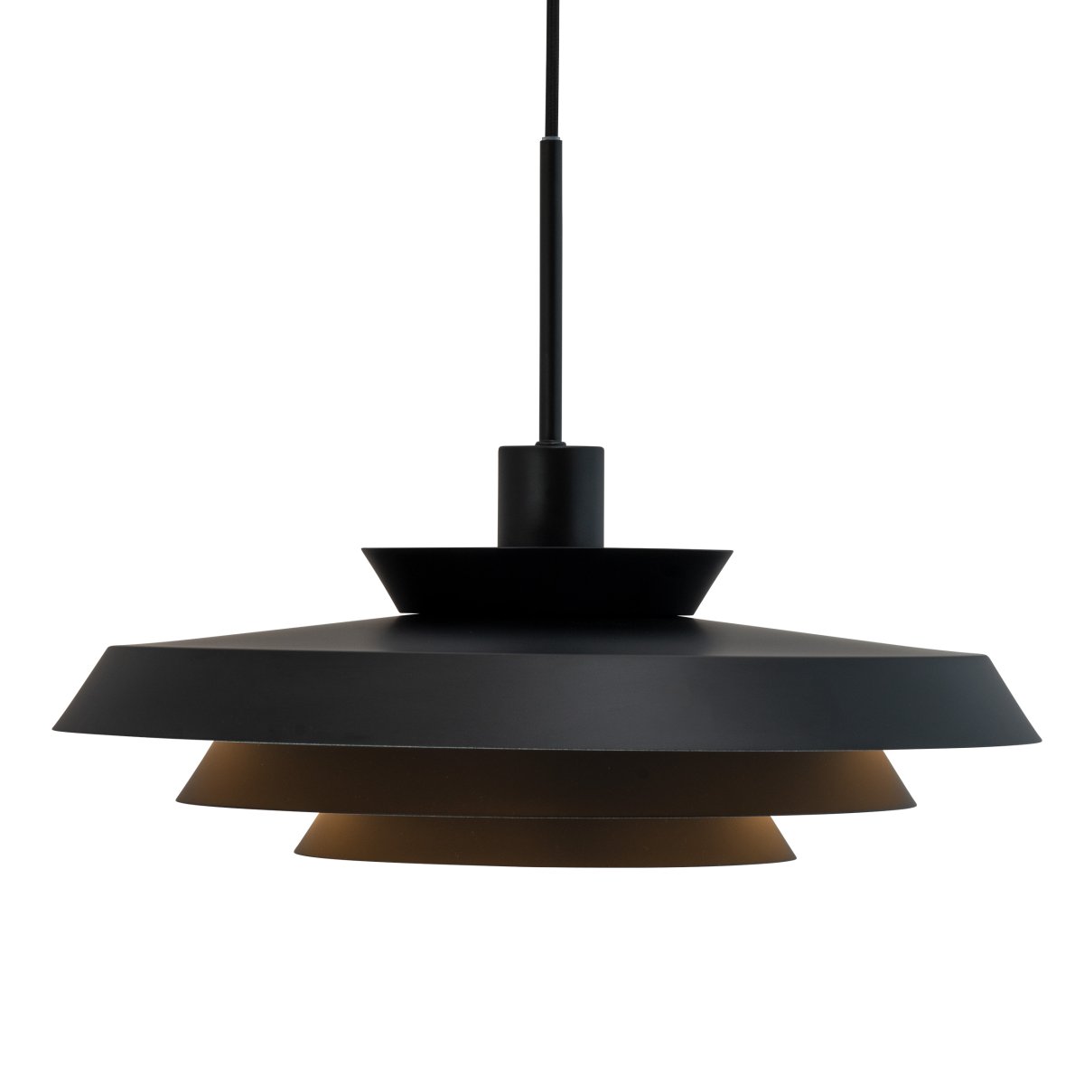 DL44 Ø44 Noir suspension De Dyberg Larsen - Am&eacute;liorez votre &eacute;clairage au-dessus de la table &agrave; manger, dans la cuisine, dans le couloir ou dans n'importe quelle pi&egrave;ce et profitez du minimalisme scandinave et d'une lumi&egrave;re chaleureuse et accueillante avec la suspension DL44.