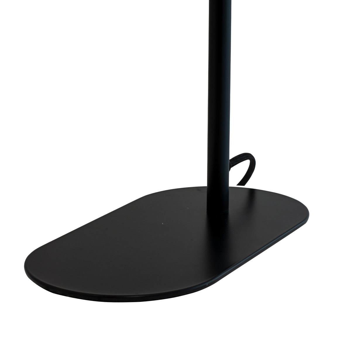 Arch 36cm Noir mat lampe de table De Dyberg Larsen - La lampe de table Arch est un hommage à la simplicité et à la qualité – une fusion du design danois et de la fonctionnalité.
