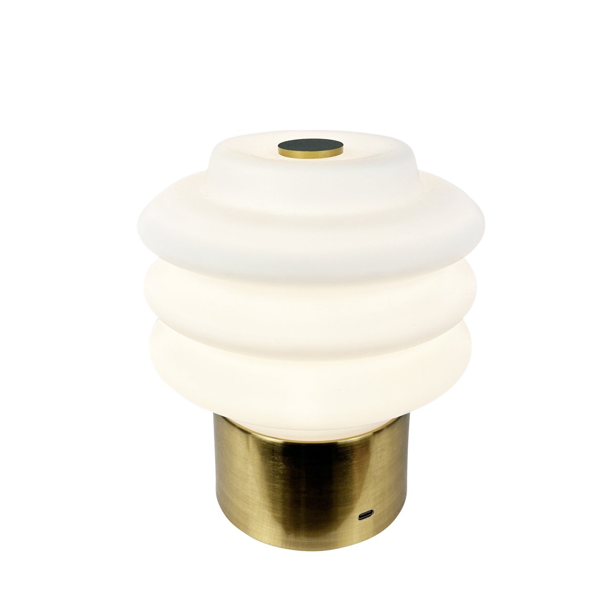 Diva LED 18cm Laiton portable De Dyberg Larsen - Tillverkad av opalglas ger den ett mjukt, behagligt sken, och den inbyggda LED-tekniken g&ouml;r den energieffektiv och h&aring;llbar.