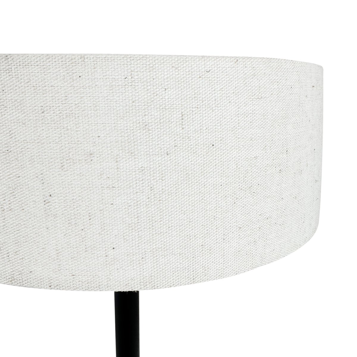 Calix 40cm Noir lampe de table De Dyberg Larsen - La base robuste et la forme simple permettent un placement facile dans une variété d'environnements tout en fournissant un éclairage d'ambiance et en servant d'élément de design élégant.