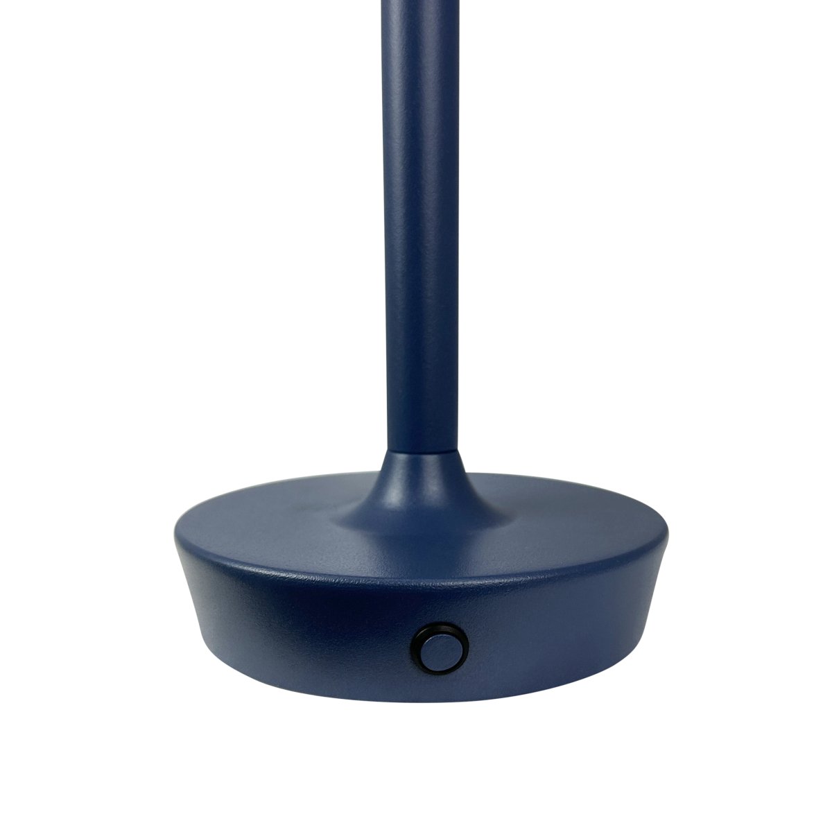 Flow 25cm Indigo portable De Dyberg Larsen - La lampe est sans fil et facile à déplacer, vous pouvez donc la placer n'importe où.