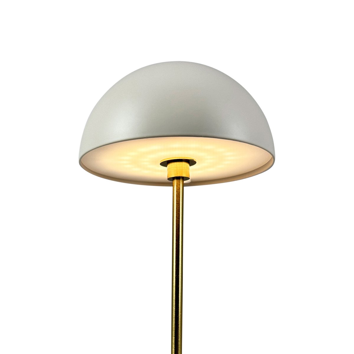 Along Ensemble 20cm Beige portable De Dyberg Larsen - Les lampes de table Along Mini avec technologie LED et tactile intégrées allient design intemporel et harmonie.