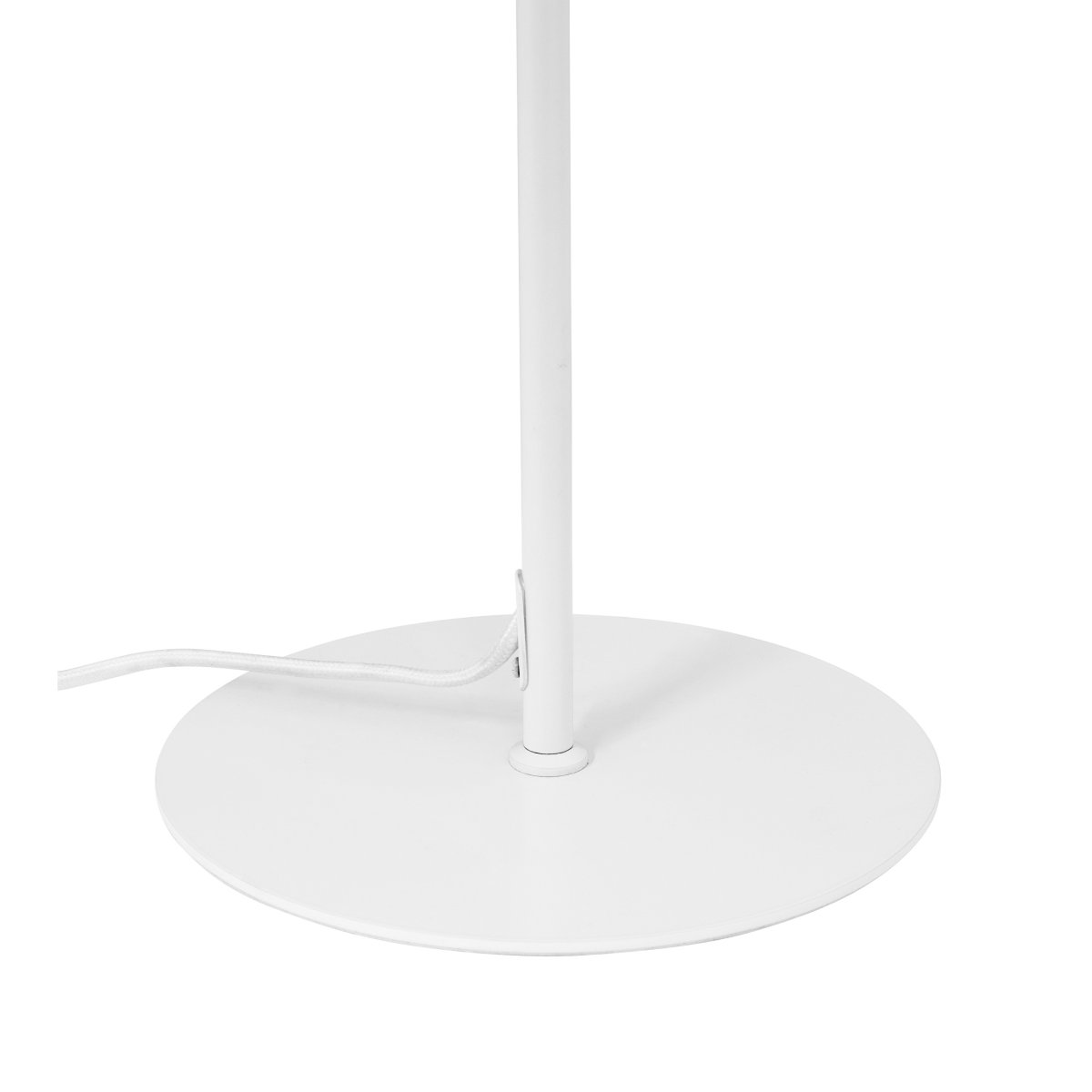 Opus 48cm Blanc mat lampe de table De Dyberg Larsen - L'abat-jour supérieur de la lampe est en verre opale soufflé à la bouche, qui diffuse une lumière douce et agréable et crée ainsi une atmosphère accueillante.