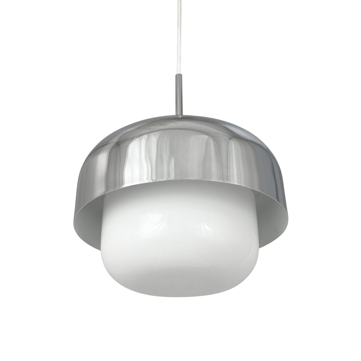 Haipot Ø23 Chrome suspension De Dyberg Larsen - Nous vous recommandons de la placer au-dessus de la table &agrave; manger ou de l'installer en rang&eacute;e au-dessus de la cuisine pour un effet d'ensemble &eacute;l&eacute;gant et harmonieux.