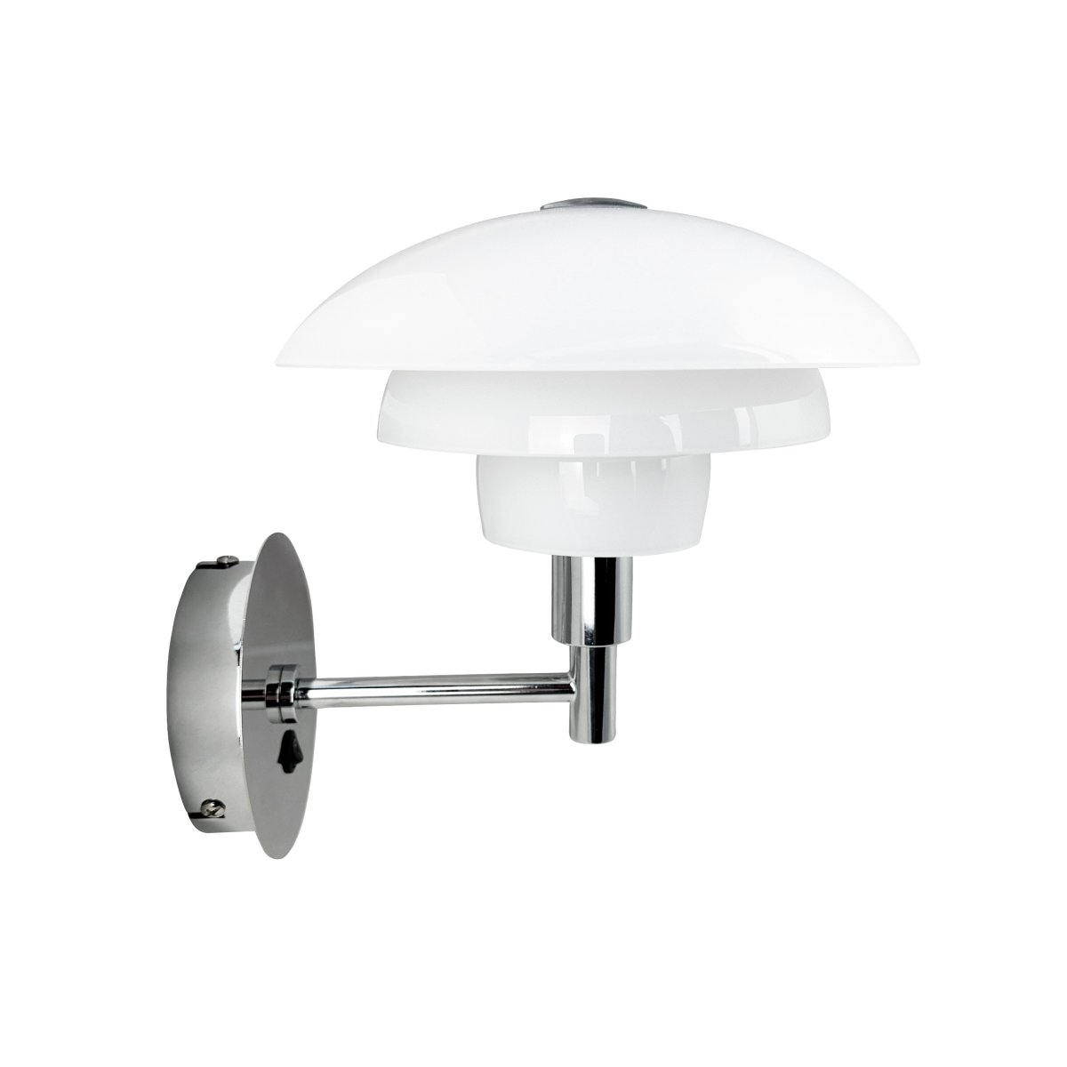 Morph Ø20 Chrome applique murale De Dyberg Larsen - L'applique murale Morph est fabriquée en verre opale blanc soufflé à la bouche avec un bras de lampe chromé et un support mural.