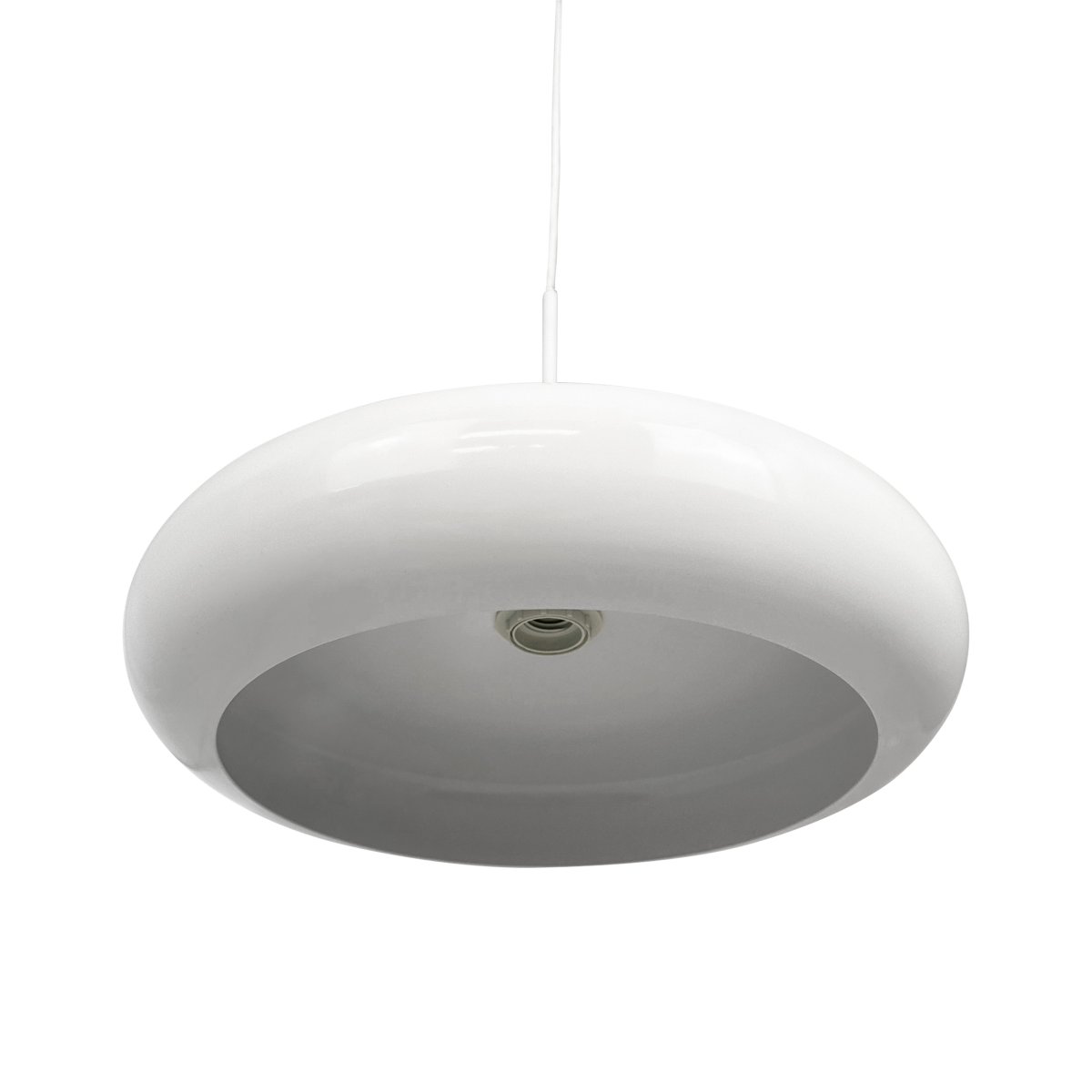 Planet Ø40 Blanc suspension De Dyberg Larsen - Cette lampe est idéale si vous souhaitez ajouter une touche élégante et lumineuse à n'importe quelle pièce de votre maison.