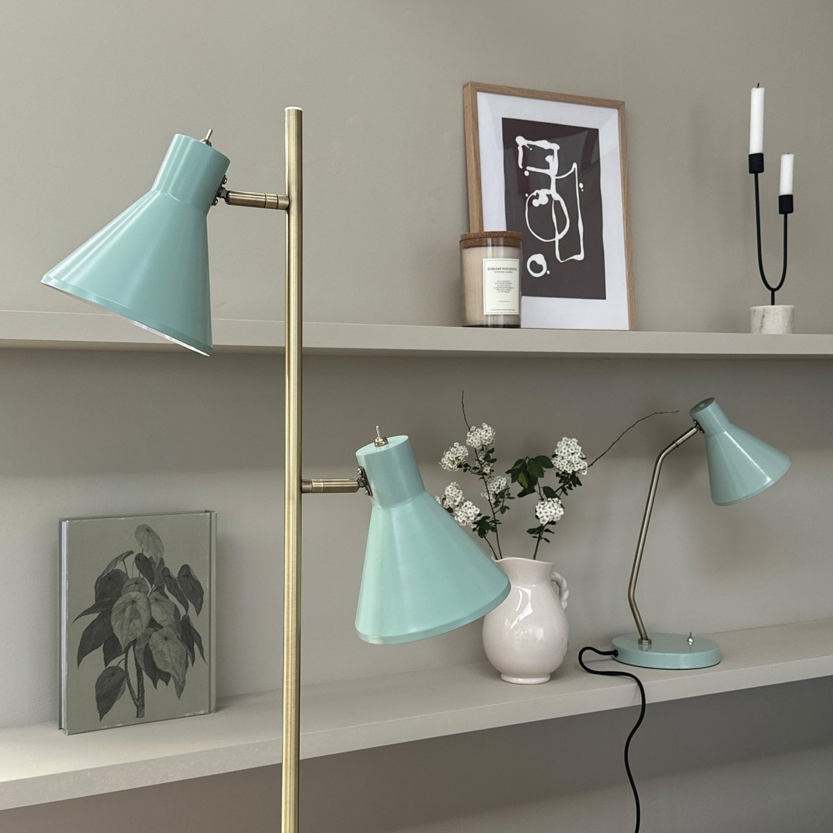 Sleep Menthe brillante lampadaire De Dyberg Larsen - Le lampadaire Sleep vert menthe est une solution d'&eacute;clairage &eacute;l&eacute;gante pour votre maison.