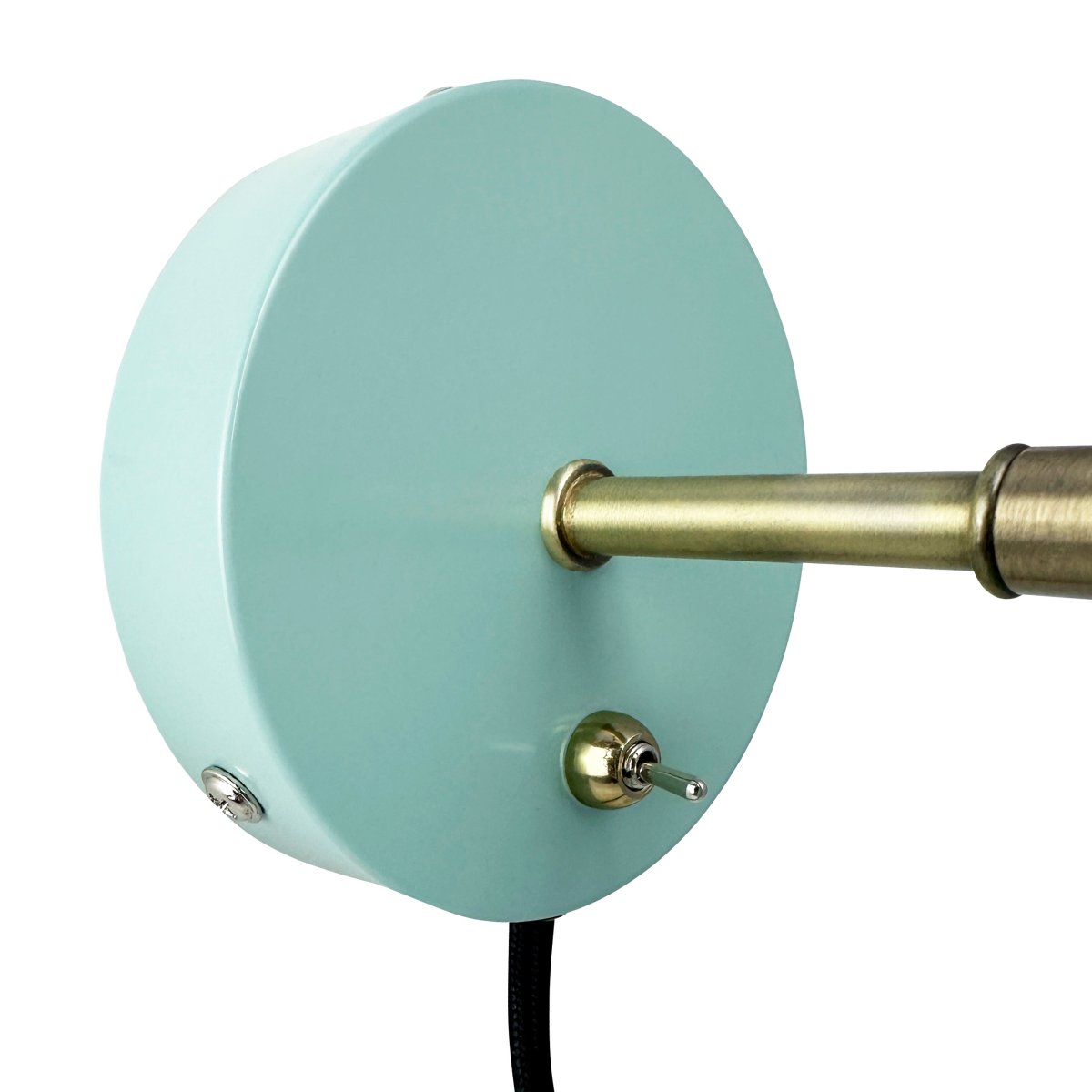 Sleep Menthe brillante lampe de lecture De Dyberg Larsen - L'abat-jour mobile de la lampe vous permet d'ajuster la lumi&egrave;re selon vos besoins et l'interrupteur d'alimentation sur la plaque murale permet une utilisation facile.