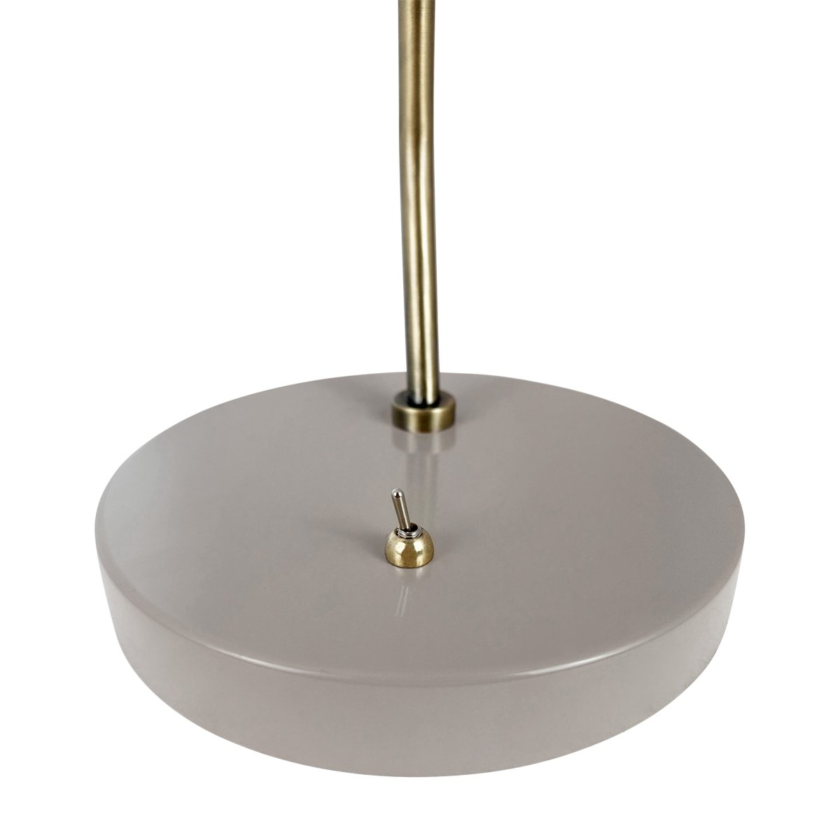 Sleep 43cm Beige brillant lampe de bureau De Dyberg Larsen - Cette lampe de table allie lignes simples et fonctionnalit&eacute; pour cr&eacute;er une lumi&egrave;re apaisante et agr&eacute;able dans votre environnement.