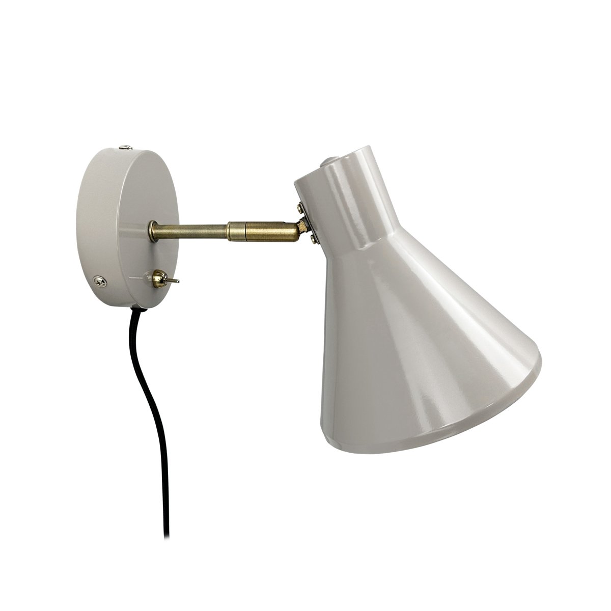 Sleep Beige brillant lampe de lecture De Dyberg Larsen - L'abat-jour mobile de la lampe vous permet d'ajuster la lumi&egrave;re selon vos besoins et l'interrupteur d'alimentation sur la plaque murale permet une utilisation facile.