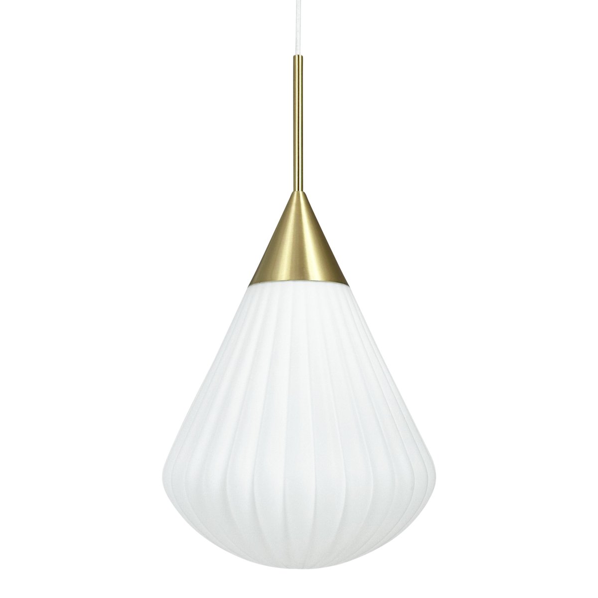 Ballon Ø33 Blanc suspension De Dyberg Larsen - Med sin moderna form och stilrena material &auml;r Ballon Pendant det perfekta valet f&ouml;r den som vill f&ouml;rena ljus och elegans &ndash; en funktionell och tidl&ouml;s designklassiker.
