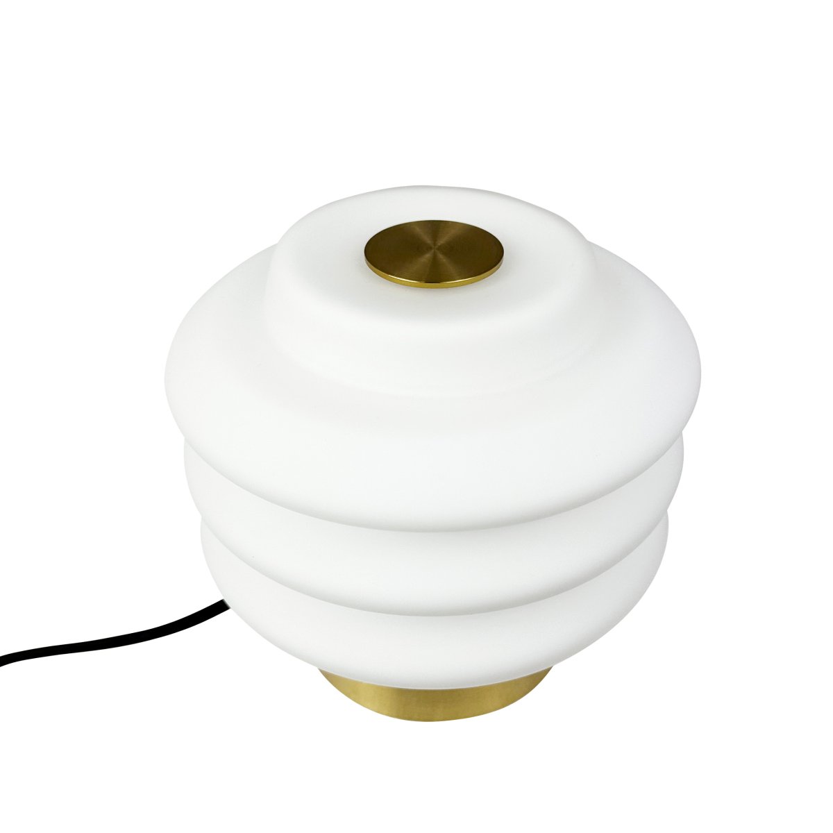 Diva 15cm Laiton lampe de table De Dyberg Larsen - Den elegant designade Diva bordslampan i m&auml;ssing ger en sofistikerad touch till varje hem och &auml;r ett konstverk som tillf&ouml;r liv och sk&ouml;nhet till rummet.