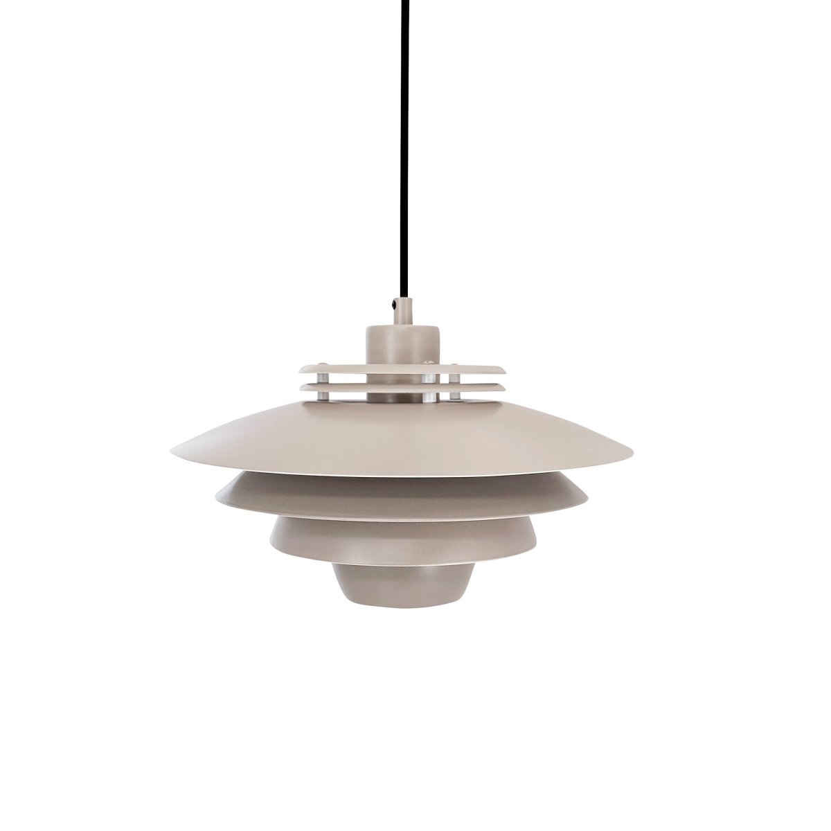 Ejka Ø30 Beige suspension De Dyberg Larsen - D&eacute;couvrez la suspension Ejka Mini, une lampe design danoise au style intemporel qui s'int&egrave;gre parfaitement dans la maison nordique.