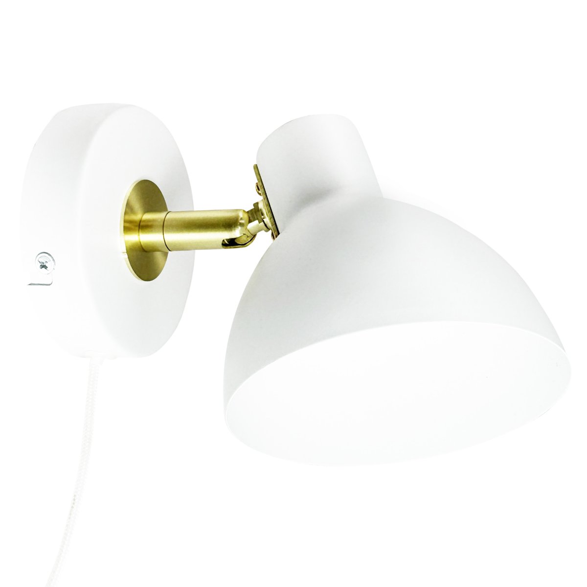 Lilje Blanc lampe de lecture De Dyberg Larsen - Den justerbara sk&auml;rmen kan b&aring;de lutas och vridas, vilket g&ouml;r det enkelt att anpassa ljuset efter behov och skapa r&auml;tt st&auml;mning i rummet.