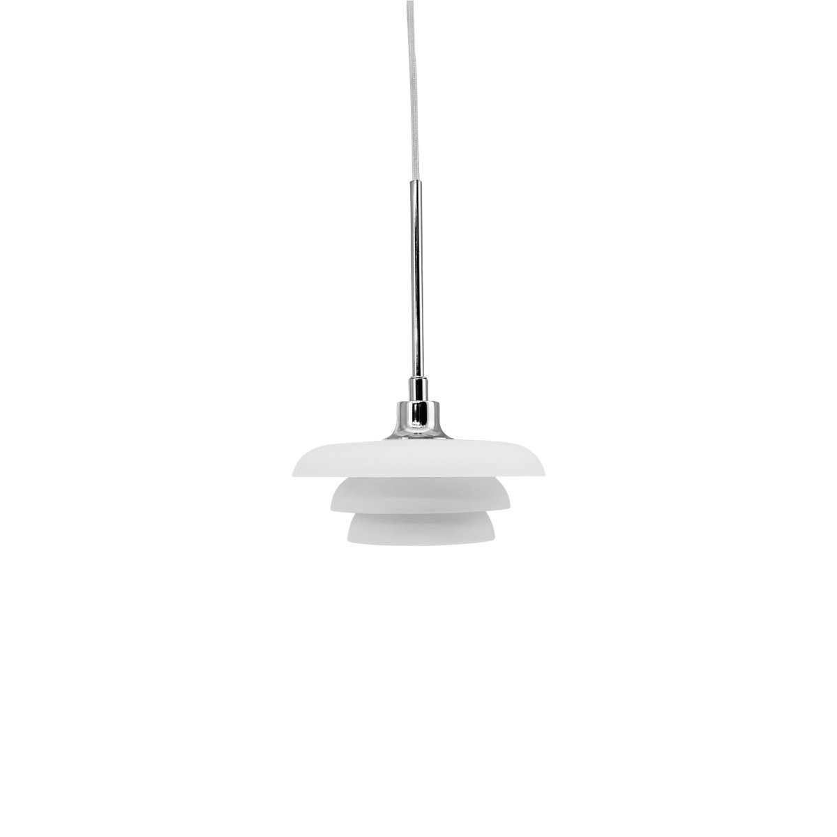 Ava Ø20 Opale suspension De Dyberg Larsen - Ajoutez une touche de style à votre intérieur avec la magnifique suspension Ava de Dyberg Larsen, un luminaire design danois qui allie simplicité et élégance.