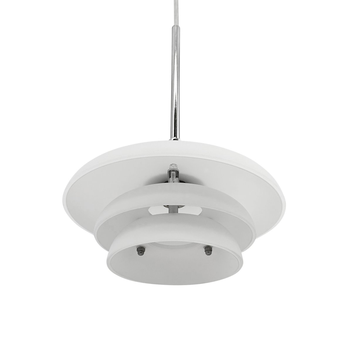 Ava Ø20 Opale suspension De Dyberg Larsen - Ajoutez une touche de style à votre intérieur avec la magnifique suspension Ava de Dyberg Larsen, un luminaire design danois qui allie simplicité et élégance.