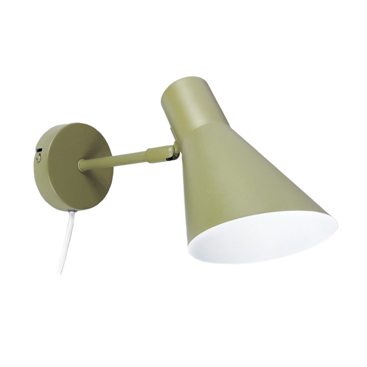 DL12 Vert lampe de lecture De Dyberg Larsen - Sa teinte verte subtile confère à la pièce une ambiance chaleureuse et diffuse une lumière agréable et ciblée.