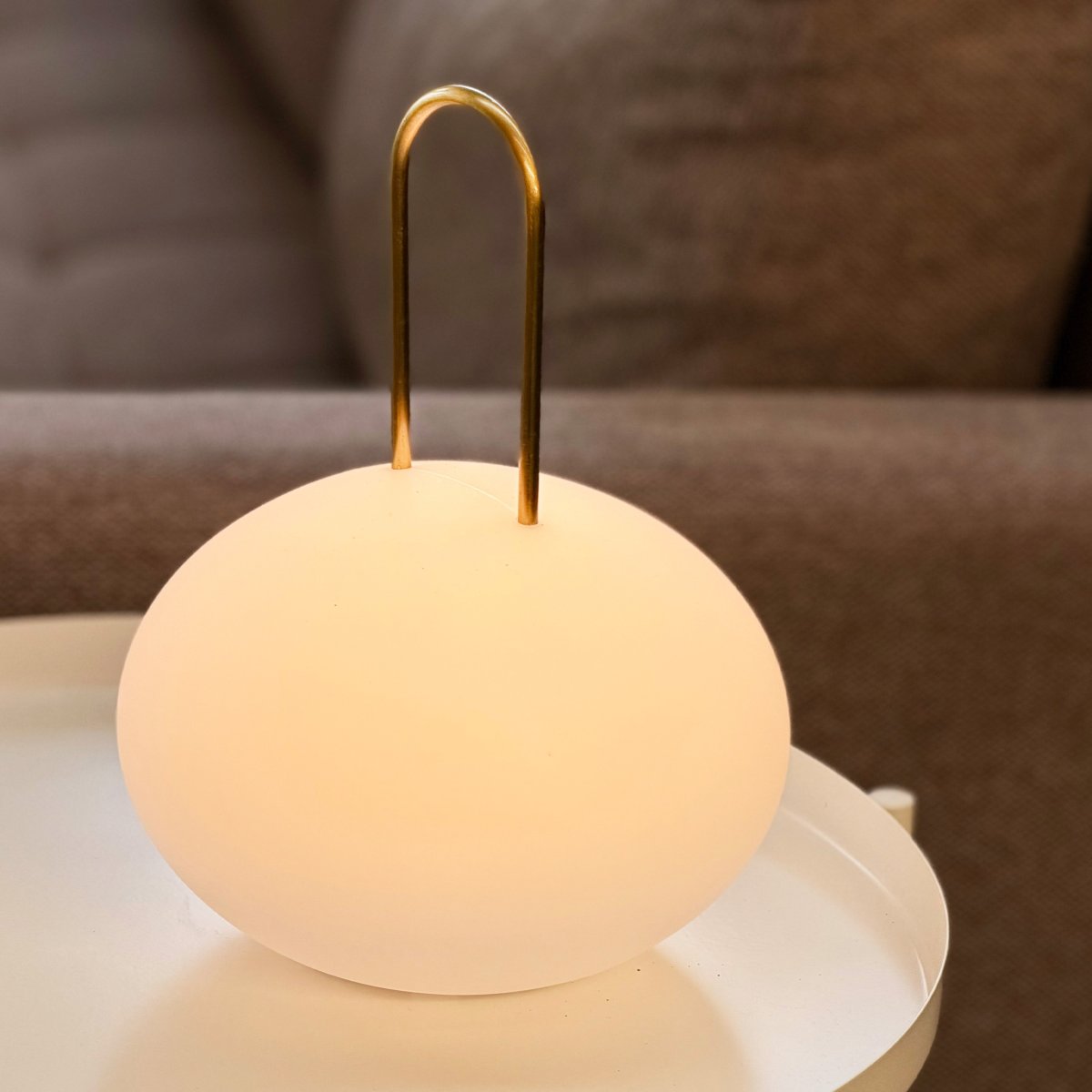 Ellipse 27cm Blanc portable De Dyberg Larsen - Cette lampe portable est id&eacute;ale pour une utilisation en ext&eacute;rieur et parfaite pour une terrasse, un balcon ou un jardin.