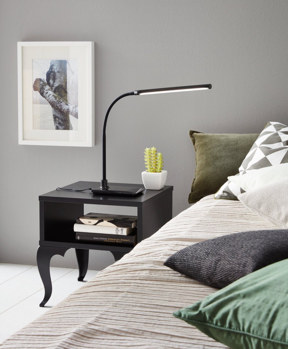 Laroa 48cm Noir lampe de bureau De Eglo - Laroa est une lampe de bureau &eacute;l&eacute;gante et fonctionnelle au design raffin&eacute;.