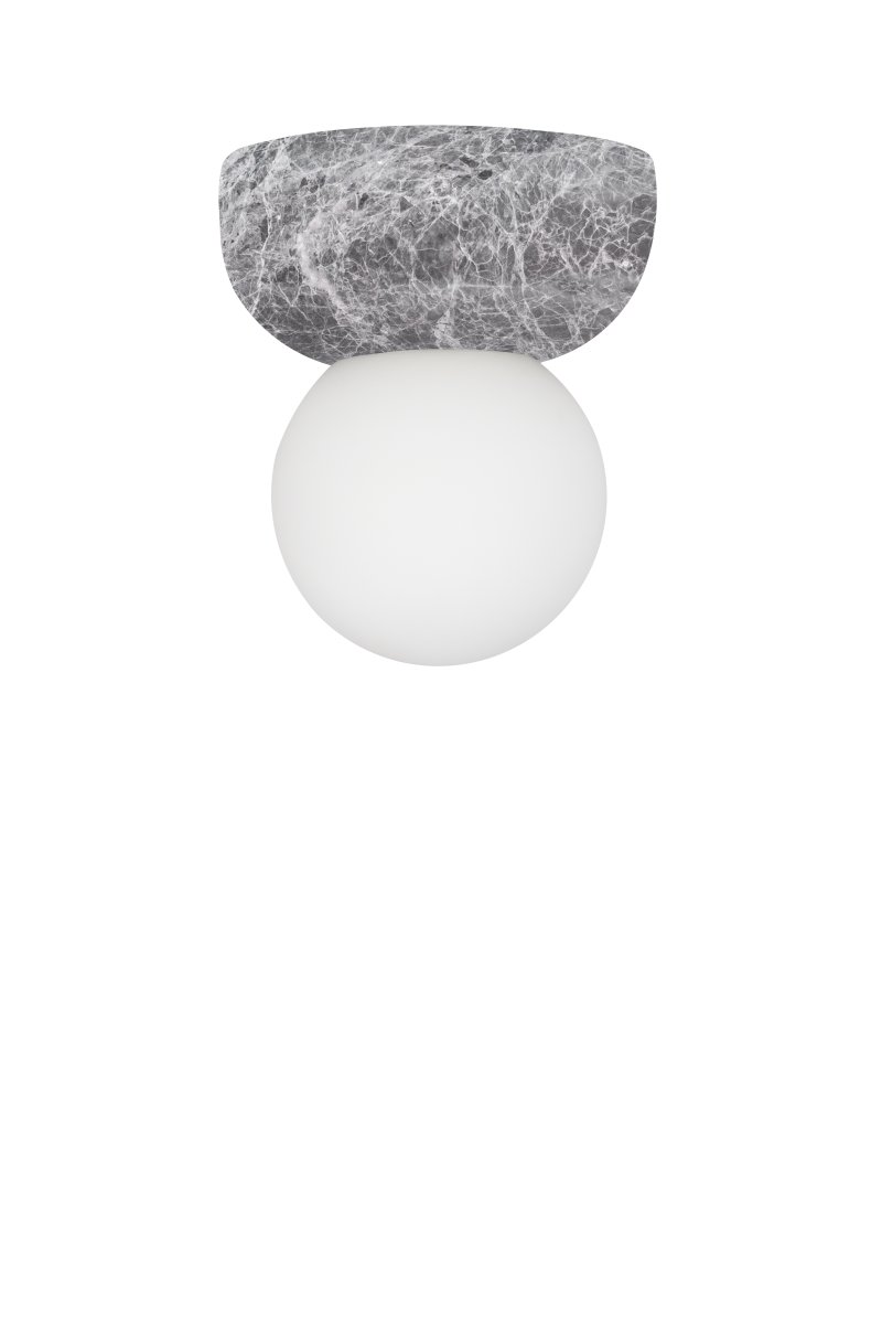 Torrano Ø13 marbre gris lampe de salle de bain De Globen Lighting - Ce luminaire en pierre est complété par un abat-jour en verre blanc mat vissé.