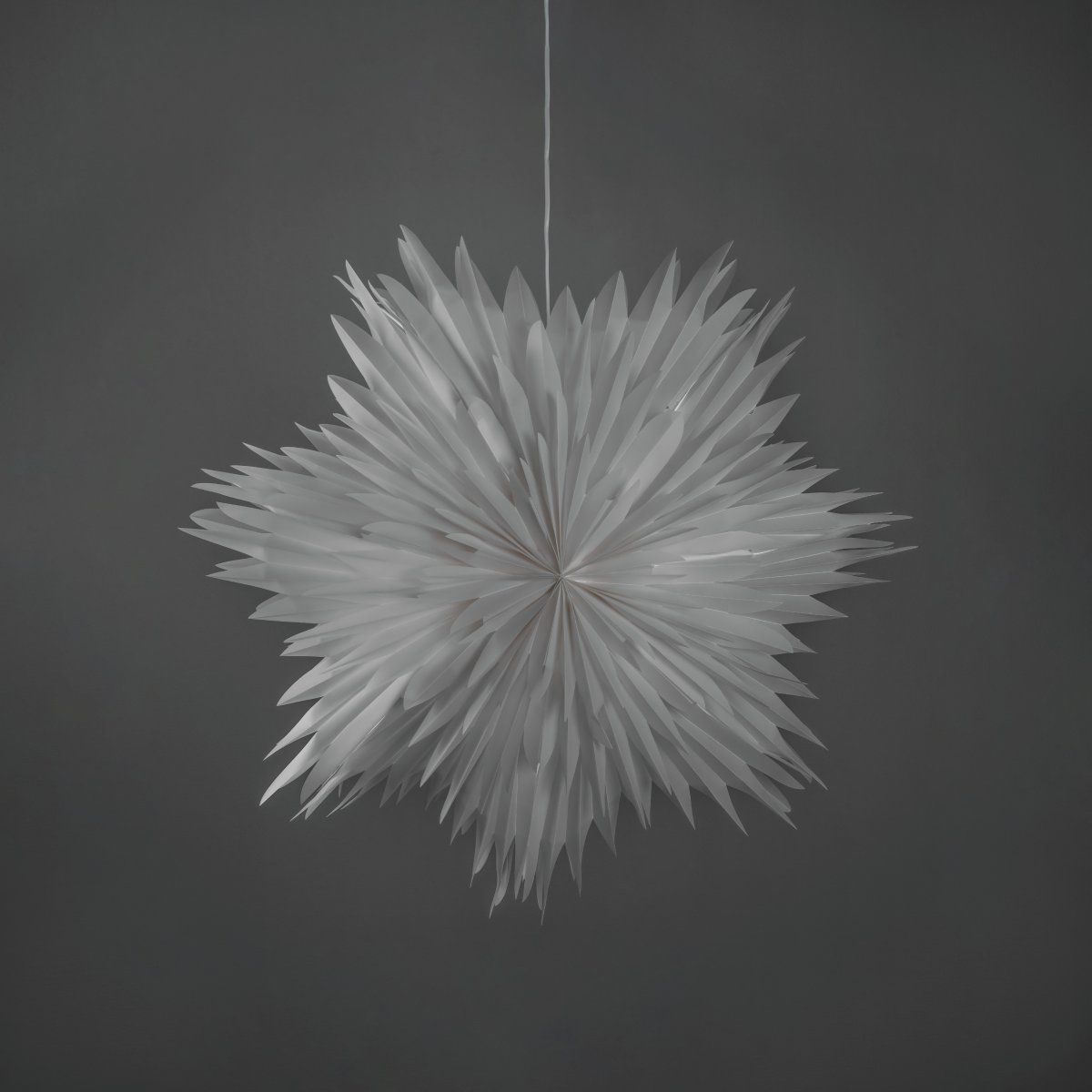 Étoile En Papier Ø60 Blanc De Konstsmide - Fournie avec un c&acirc;ble blanc de 5 m&egrave;tres, un interrupteur et une prise, l'&eacute;toile est pr&ecirc;te &agrave; l'emploi et apportera lumi&egrave;re et magie de No&euml;l &agrave; votre int&eacute;rieur.