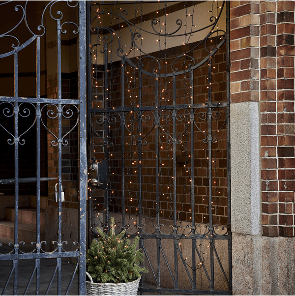 Guirlande Lumineuse Golden Warm White 25m Noir De Star Trading - Livr&eacute; avec un c&acirc;ble de connexion de 5 m et un transformateur.