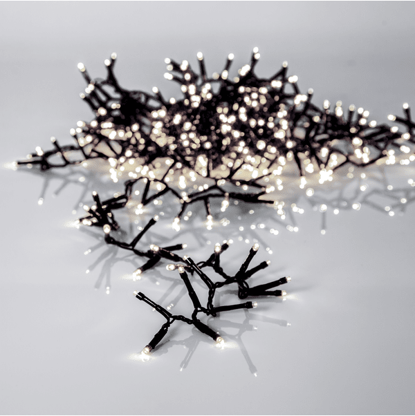 Guirlande Lumineuse Crispy Ice White 10m Noir De Star Trading - Crispy Ice White est une s&eacute;rie de base abordable avec une large gamme et la lueur plus froide est tr&egrave;s adapt&eacute;e aux environnements hivernaux.