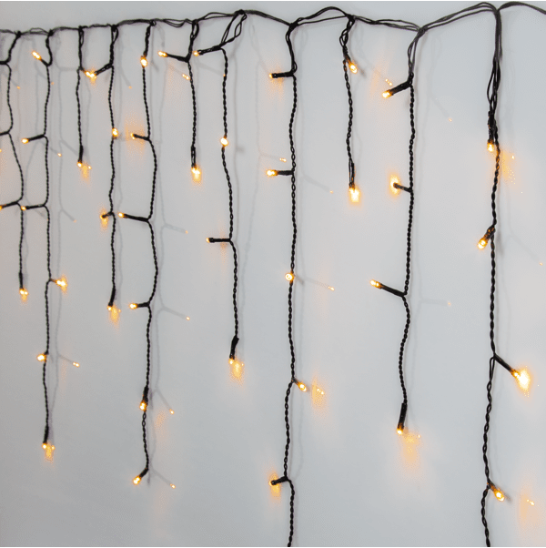 Guirlande Lumineuse En Glaçons Golden Warm White 24m Noir De Star Trading - Livr&eacute; avec un c&acirc;ble de connexion noir de 5 m de long et un transformateur.