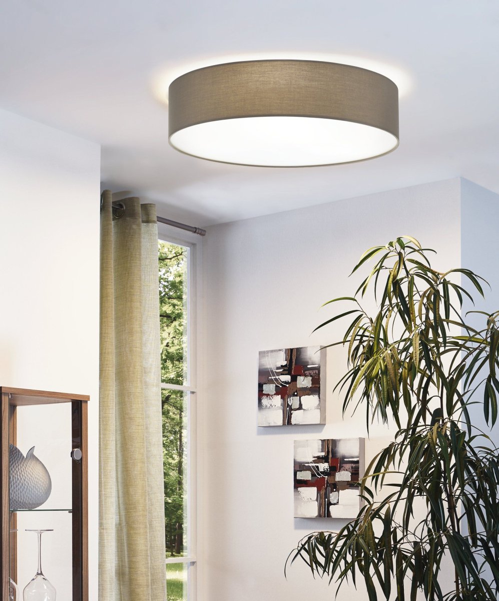 Pasteri Ø57 Taupe plafonnier De Eglo - Un diffuseur blanc assure une r&eacute;partition homog&egrave;ne et agr&eacute;able de la lumi&egrave;re.