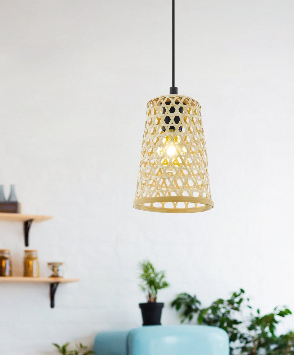 Claverdon Ø18 Bois suspension De Eglo - Les d&eacute;tails caract&eacute;ristiques du bois, avec leurs n&oelig;uds et leur texture, conf&egrave;rent &agrave; chaque produit un caract&egrave;re unique et peuvent donc varier l&eacute;g&egrave;rement de l'image.