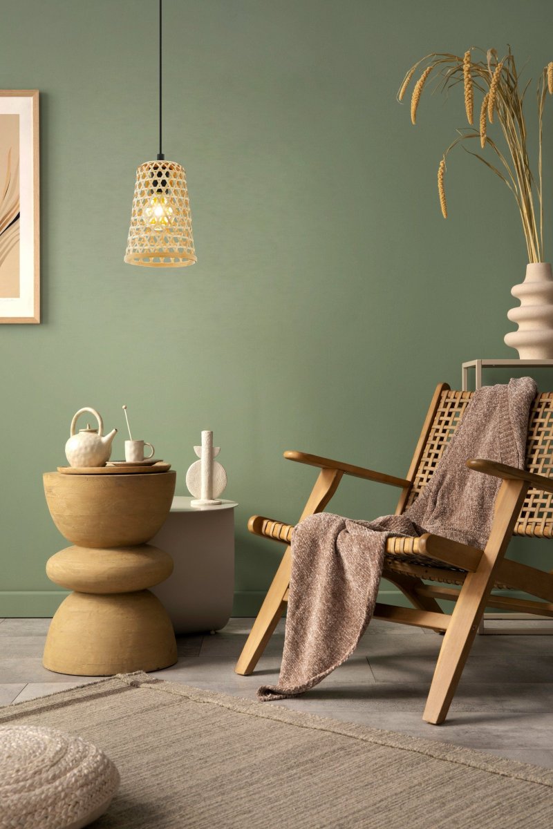 Claverdon Ø18 Bois suspension De Eglo - Les d&eacute;tails caract&eacute;ristiques du bois, avec leurs n&oelig;uds et leur texture, conf&egrave;rent &agrave; chaque produit un caract&egrave;re unique et peuvent donc varier l&eacute;g&egrave;rement de l'image.