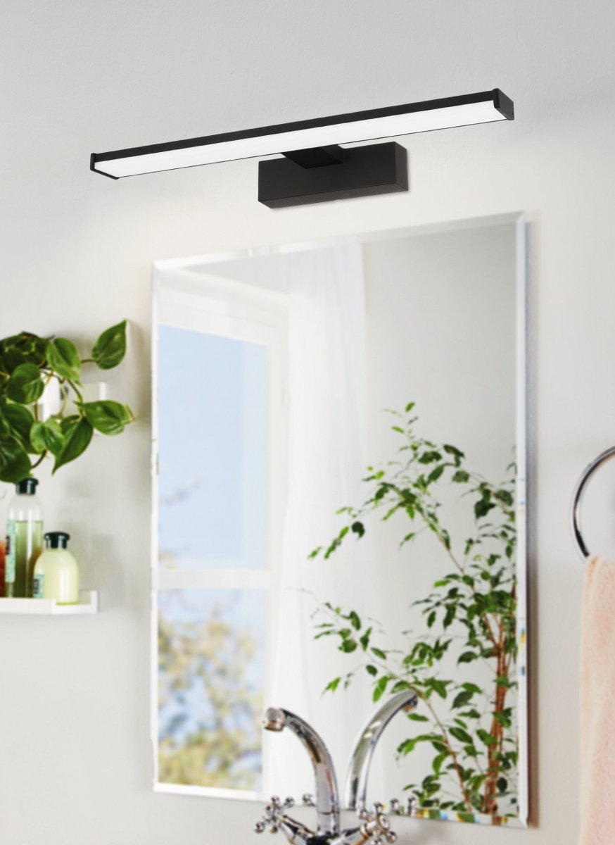 Pandella 40cm Noir lampe de salle de bain De Eglo - Son design moderne avec une finition noire et sa LED int&eacute;gr&eacute;e produisent une lumi&egrave;re blanche et claire &agrave; 4&nbsp;000&nbsp;K et un flux lumineux de 900&nbsp;lumens.