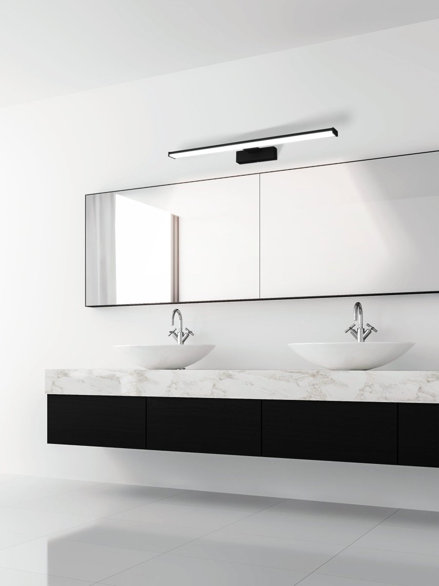 Pandella 60cm Noir lampe de salle de bain De Eglo - Cette lampe arbore une finition noire moderne et une LED int&eacute;gr&eacute;e qui produit une lumi&egrave;re blanche et claire &agrave; 4&nbsp;000&nbsp;K et un flux lumineux de 1&nbsp;350&nbsp;lumens.